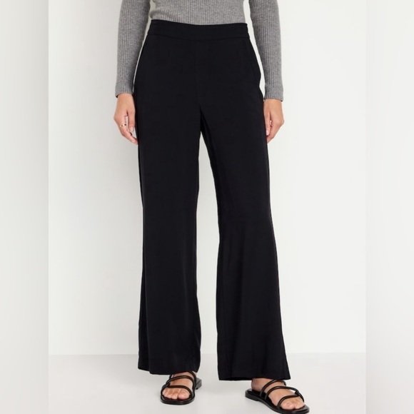 Old Navy Pants - NWT! Old Navy Black High-Waisted Playa Soft-Spun Wide-Leg Pants  🛝